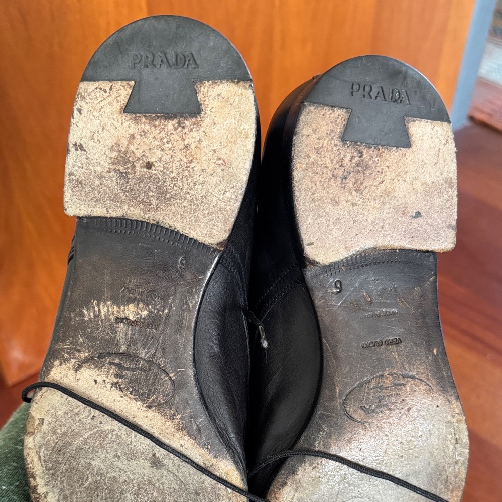 Prada Elegant Black Leather Oxfords - Picture 2 of 4